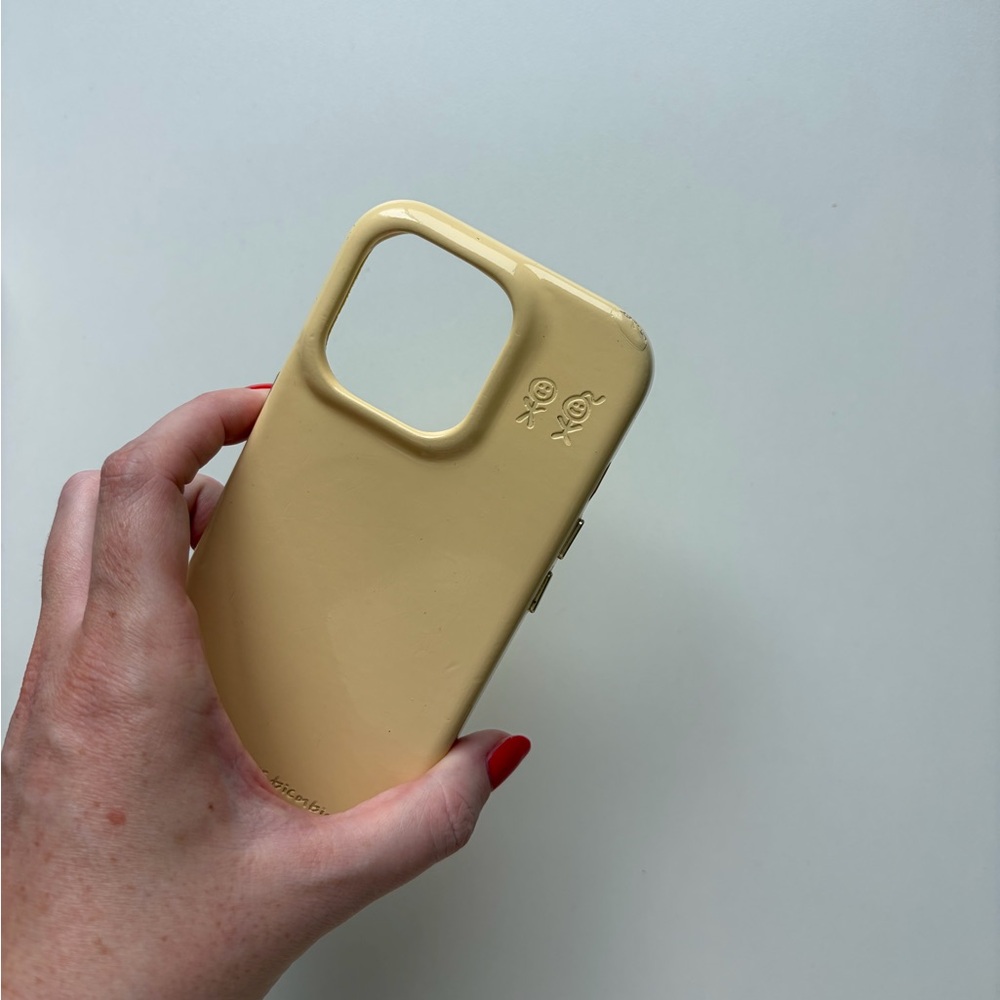 Used Urban Sophistication The Skinny Case in Butter Yellow, iPhone 16 Pro Case - Picture 9 of 10